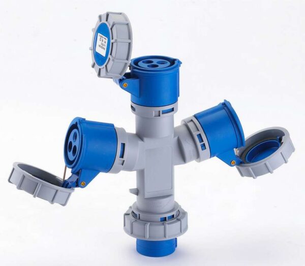 Toma Múltiple Industrial 2P+T 16A 220VCA IP67